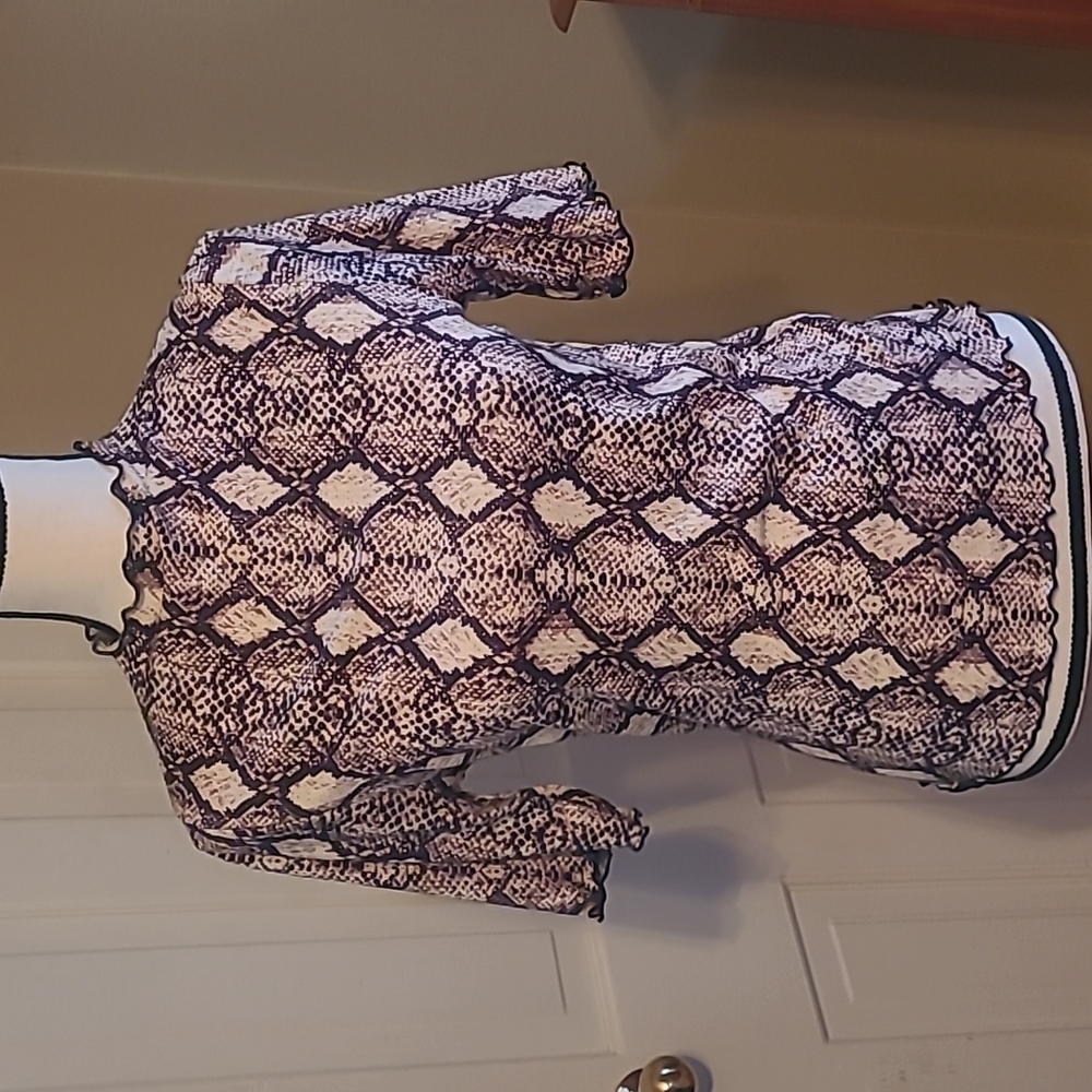 Snake print top